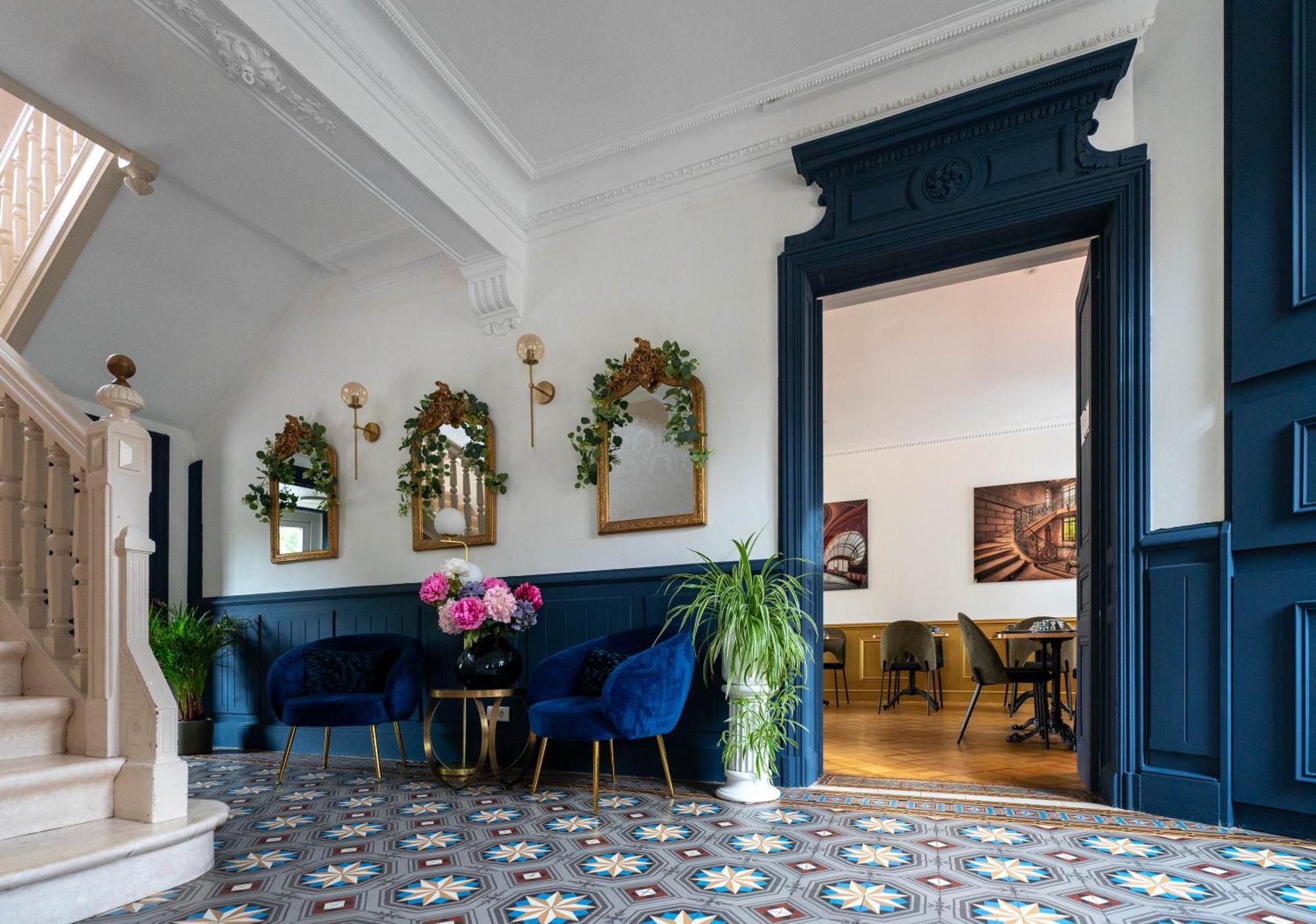 Bourgoin-Jallieu Hotel Des Dauphins מראה חיצוני תמונה